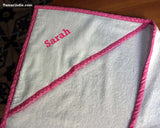 Pink hooded baby towel|هذه منشفة للاطفال