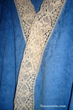 Beige lace detail on blue cotton bathrobe|دانتيل بيج على روب حمام قطني ازرق