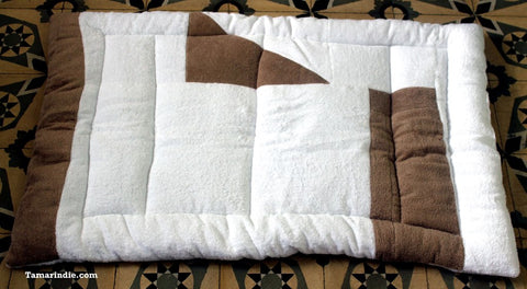 White & Dark Beige Patchwork Towel Mat| بساط ارض منشفة باتشورك