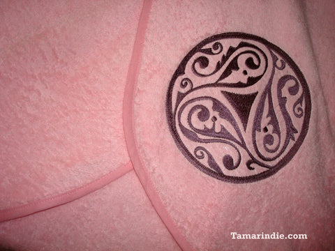 Pink Embroidered Towel Wrap|روب حمام زهري مُطرز