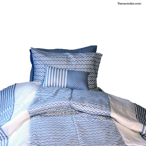 White & Blue Mixed Pattern Bedspread|غطاء سرير أبيض وأزرق ذات نمط ممزوج
