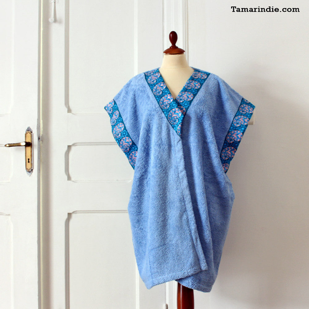Short Blue Cashmere Towel Wrap|منشفة عباية زرقاء مع تطريز كاشمير
