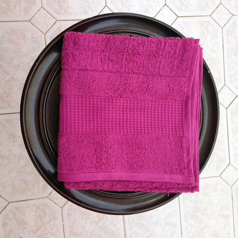 Checkered Magenta Towel|منشفة ارجوانية ذات مربعات