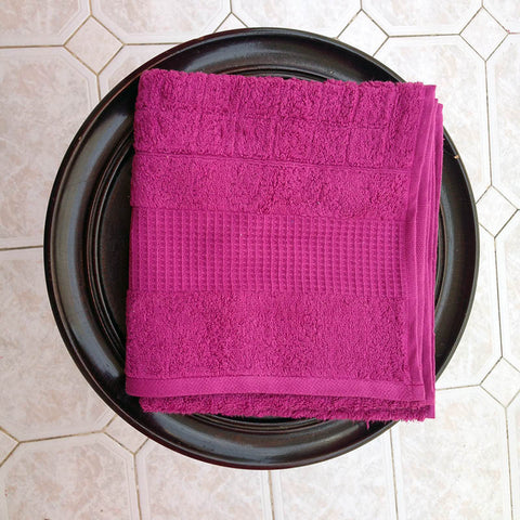 Checkered Magenta Towel|منشفة ارجوانية ذات مربعات