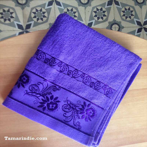 Dark Purple Floral Towel|منشفة لون بنفسجي داكن ذات ازهار