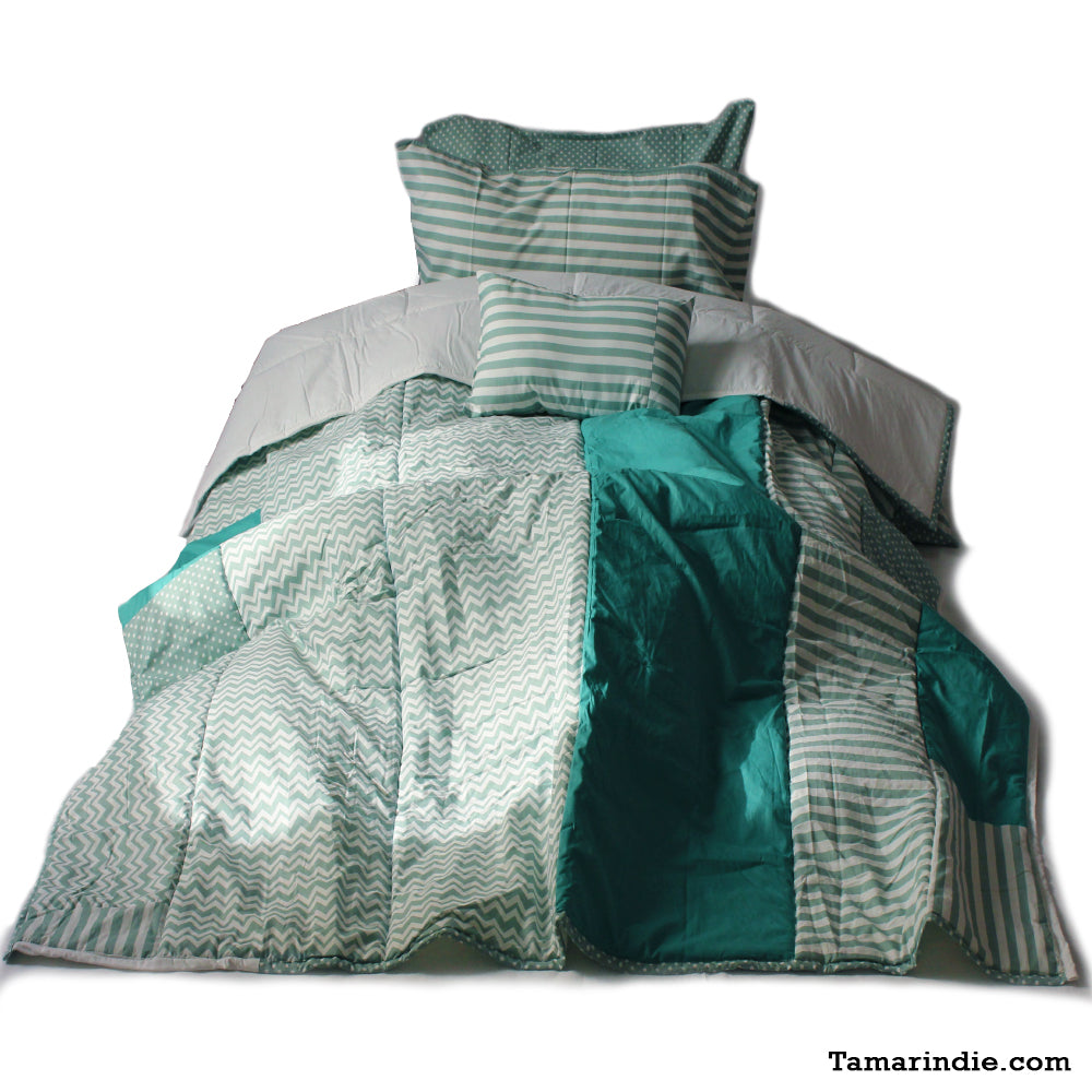 Green Mixed Pattern Bedspread|غطاء سرير أخضر ذات نمط ممزوج