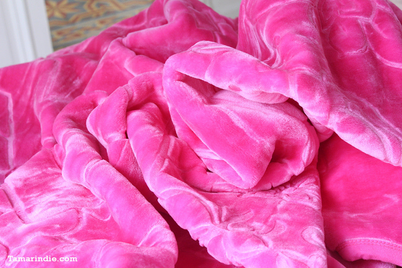 Bubble Gum Winter Blanket|بطانية وردية للشتاء