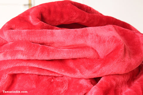 Crimson Winter Blanket|بطانية لون قرمزي للشتاء