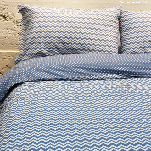 Light Blue Angles & Dots Duvet Bed Set|طقم مفارش النقاط والزوايا الزرقاء مع لحاف