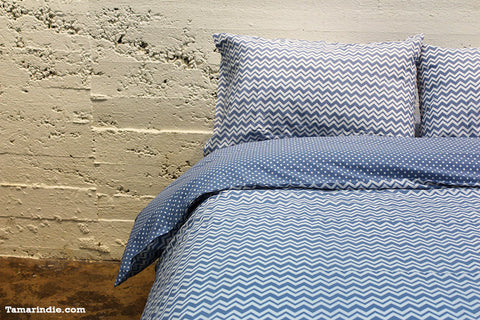 Light Blue Angles & Dots Duvet Bed Set|طقم مفارش النقاط والزوايا الزرقاء مع لحاف