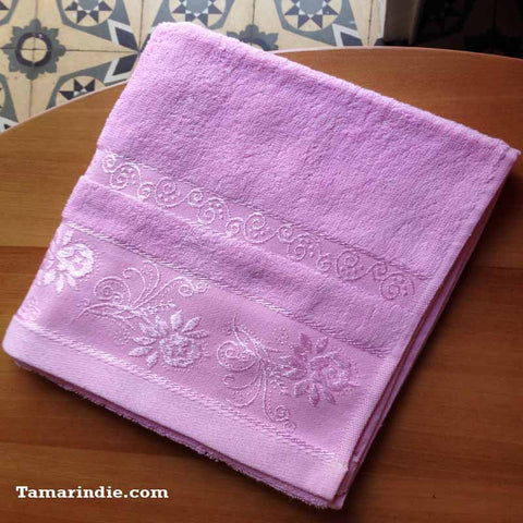 Lilac Floral Towel|منشفة لون بنفسجي فاتح ذات ازهار