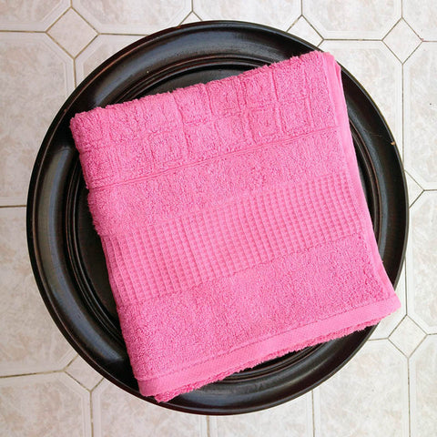 Checkered Pink Towel|منشفة لون زهري ذات مربعات