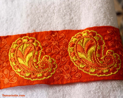 Orange Cashmere Towel| منشفة ذات نقش كاشمير