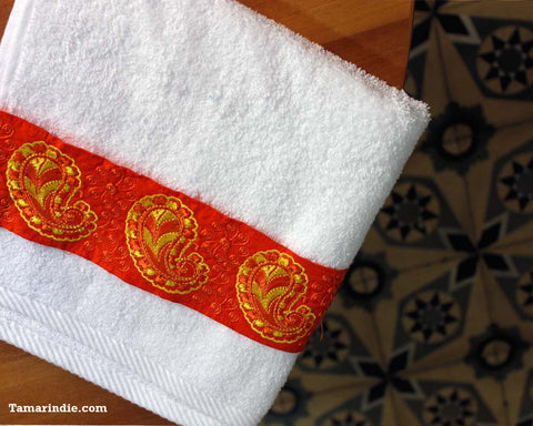 Orange Cashmere Towel| منشفة ذات نقش كاشمير