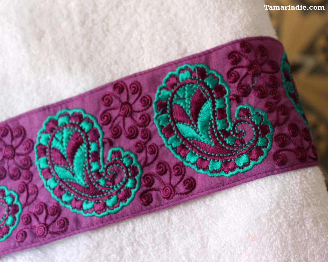 Purple Cashmere Towel| منشفة ذات نقش كاشمير