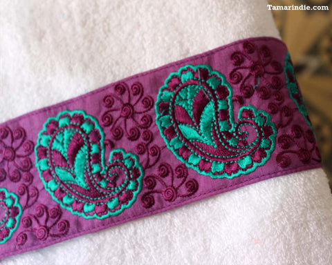 Purple Cashmere Towel| منشفة ذات نقش كاشمير