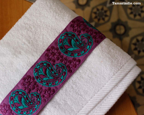 Purple Cashmere Towel| منشفة ذات نقش كاشمير
