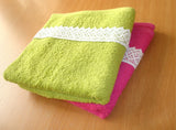 Triangular Edge Lace on Hot Color Towels|مناشف ذات دانتيل كروشيه مسنن