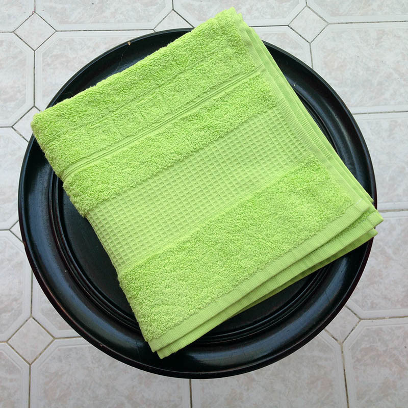 Checkered Green Towel|منشفة خضراء ذات مربعات