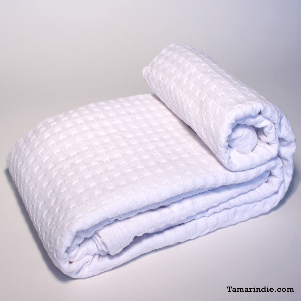 White Cotton Blanket|بطانية قطن بيضاء