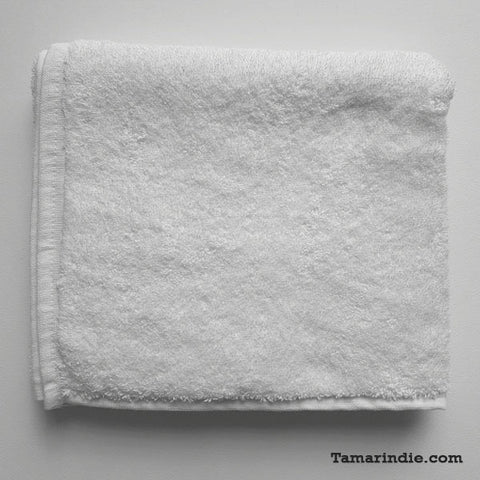 Medium White Towel| منشفة بيضاء وسط