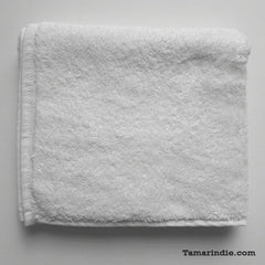 Medium White Towel| منشفة بيضاء وسط