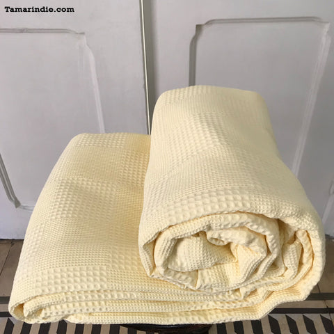 Extremely Soft Yellow Cotton Throw|بطانية قطنية صفراء بغاية النعومة